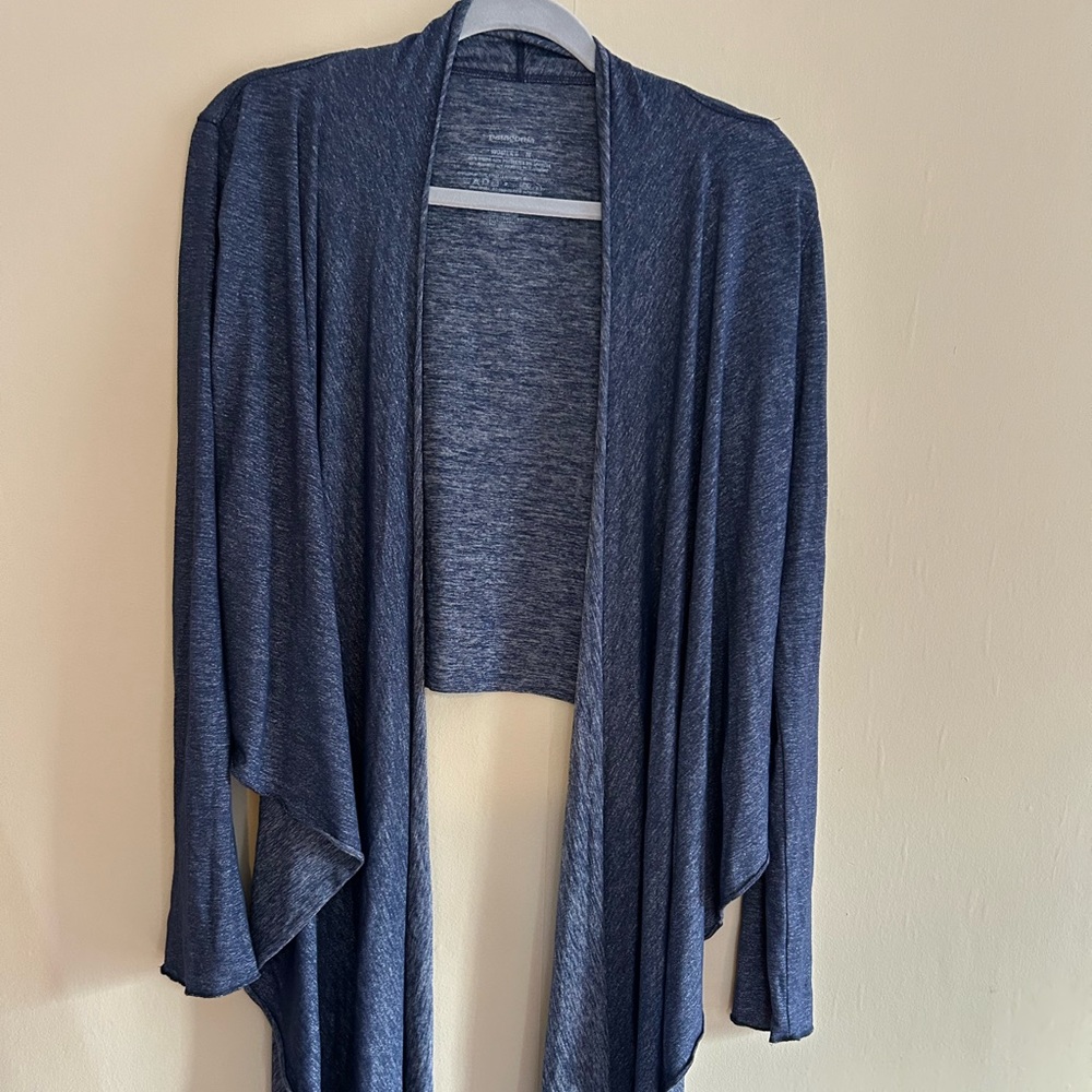 Beautiful 3/4 sleeve wrap. Patagonia Medium